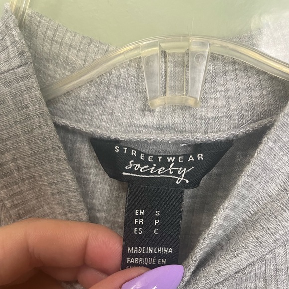 3 flattering fall tops - Picture 7 of 7